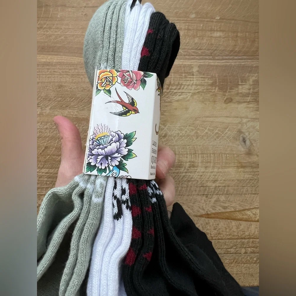 Ed Hardy Ladies Fashion Quarter Socks 6 Pair New